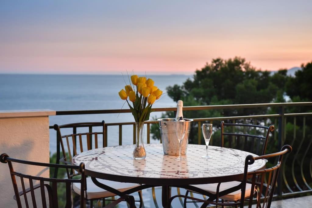 4 Bedrooms Hvar Located 100m From The Sea And 1,5 Km From Hvar Old Town
