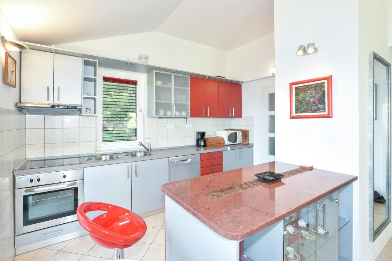 4 Bedrooms Hvar Located 100m From The Sea And 1,5 Km From Hvar Old Town * Hvar Town