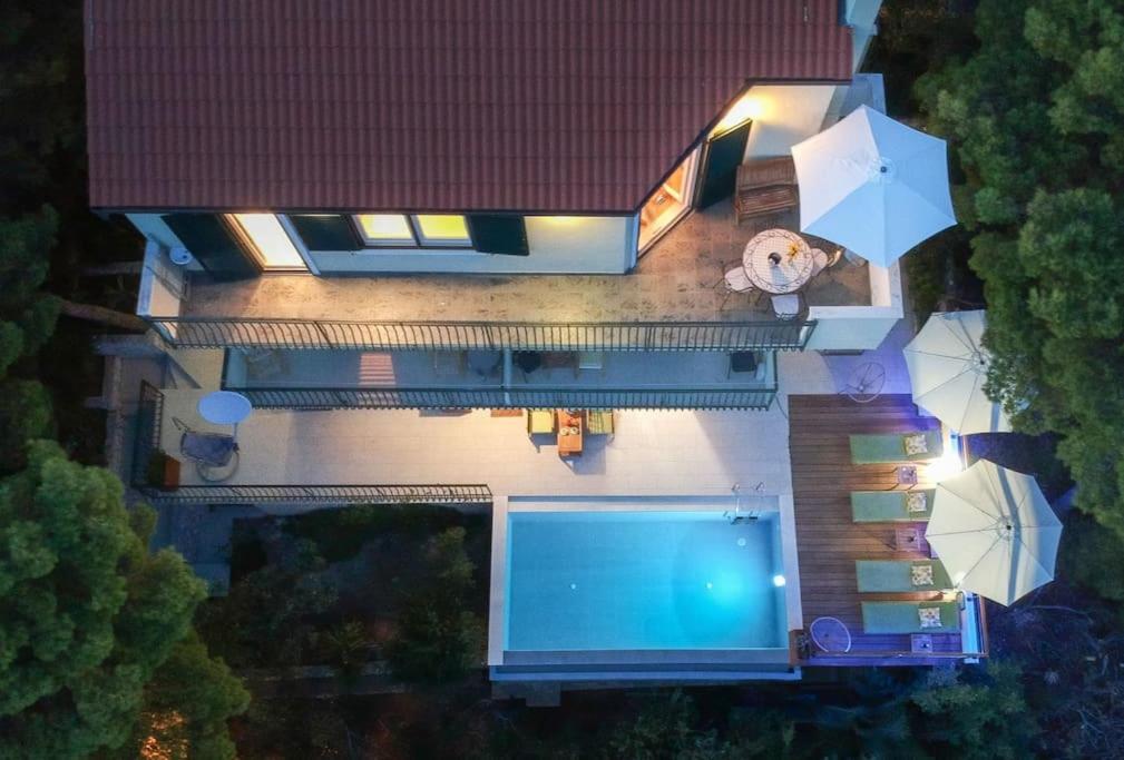 4 Bedrooms Hvar Located 100m From The Sea And 1,5 Km From Hvar Old Town Villa