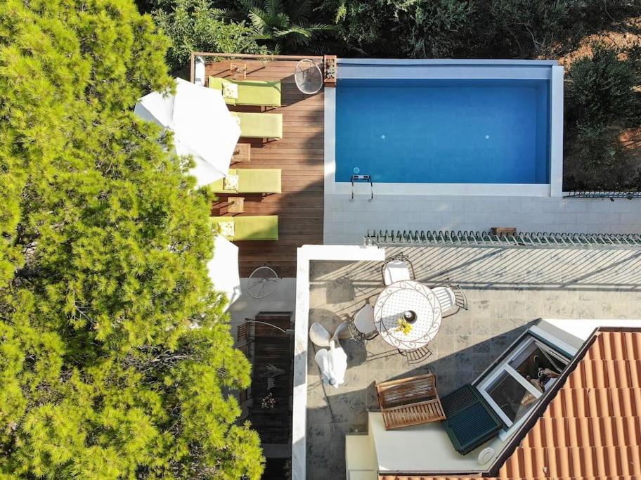 Villa 4 Bedrooms Hvar Located 100m From The Sea And 1,5 Km From Hvar Old Town Hvar Town