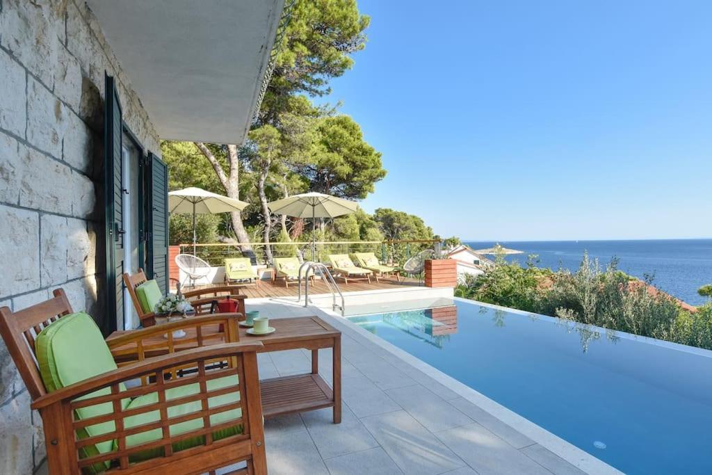 4 Bedrooms Hvar Located 100m From The Sea And 1,5 Km From Hvar Old Town * Hvar Town