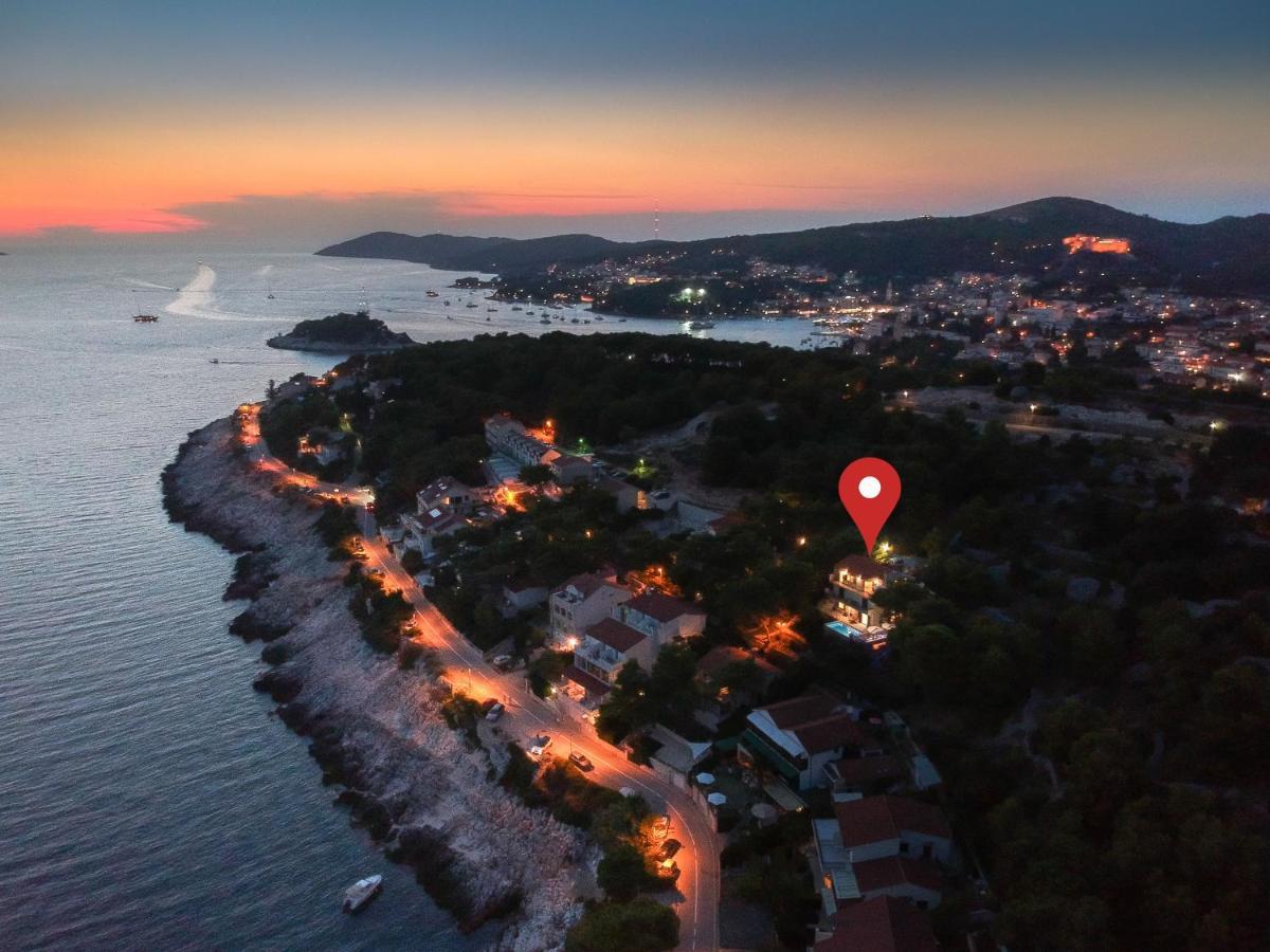 Villa 4 Bedrooms Hvar Located 100m From The Sea And 1,5 Km From Hvar Old Town Hvar Town