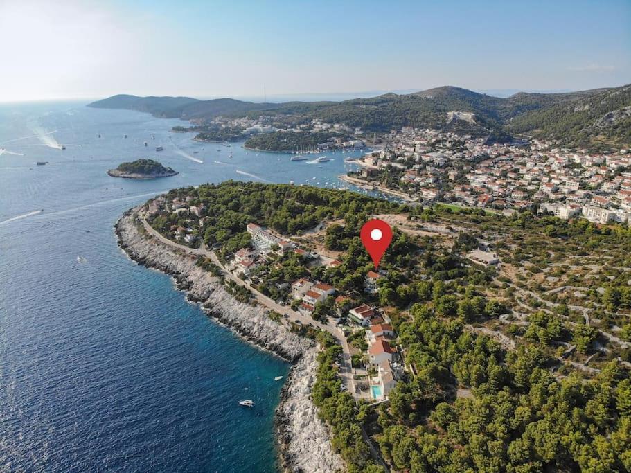 4 Bedrooms Hvar Located 100m From The Sea And 1,5 Km From Hvar Old Town * Hvar Town
