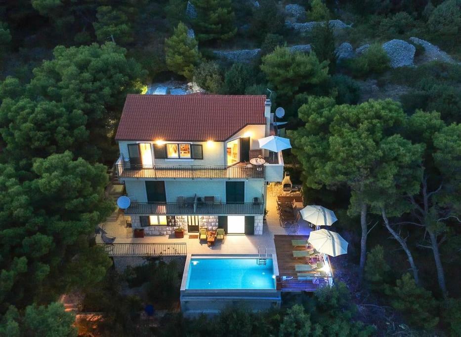 4 Bedrooms Hvar Located 100m From The Sea And 1,5 Km From Hvar Old Town * Hvar Town