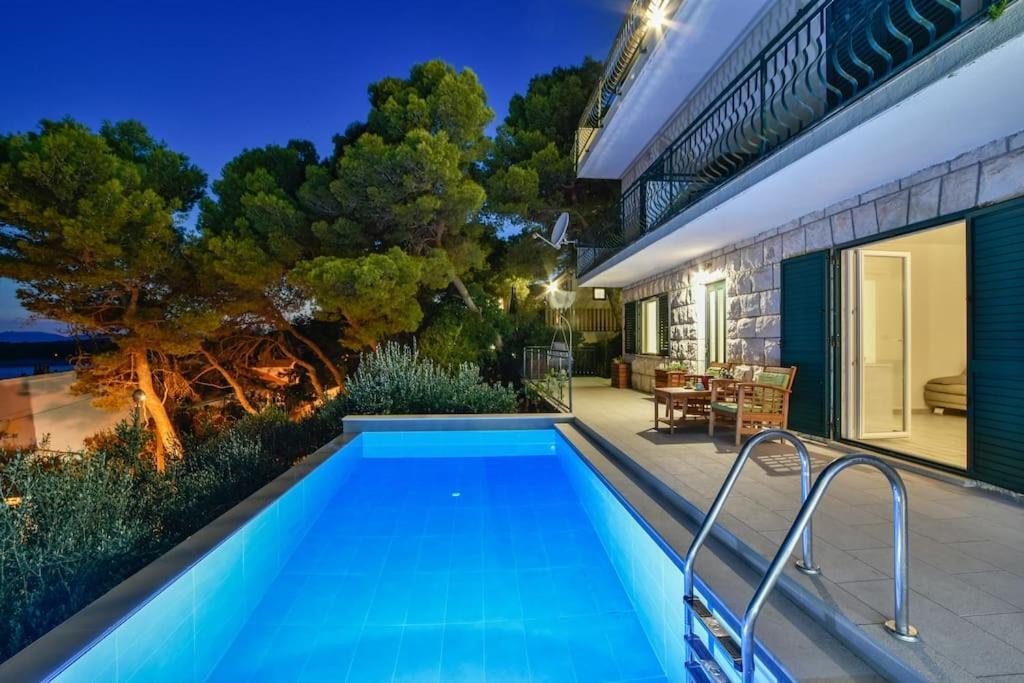 4 Bedrooms Hvar Located 100m From The Sea And 1,5 Km From Hvar Old Town Villa *