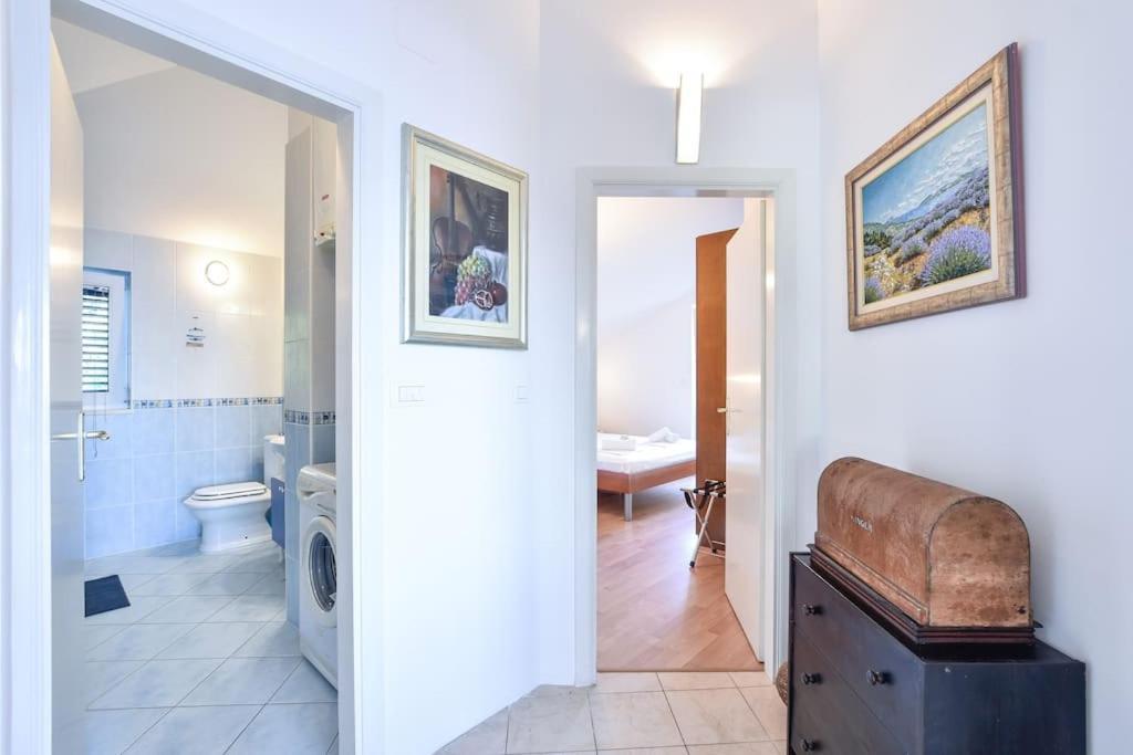 4 Bedrooms Hvar Located 100m From The Sea And 1,5 Km From Hvar Old Town Villa *