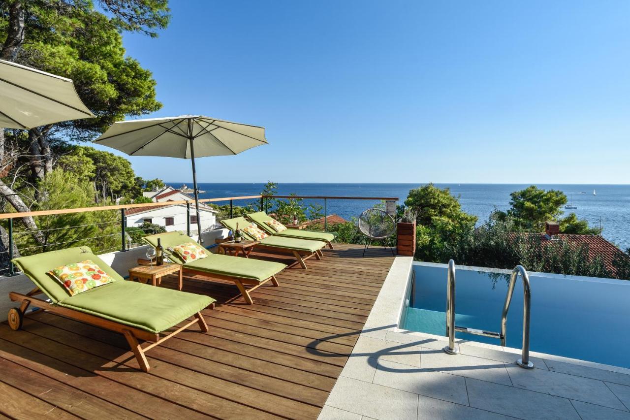 4 Bedrooms Hvar Located 100m From The Sea And 1,5 Km From Hvar Old Town Villa Hvar Town