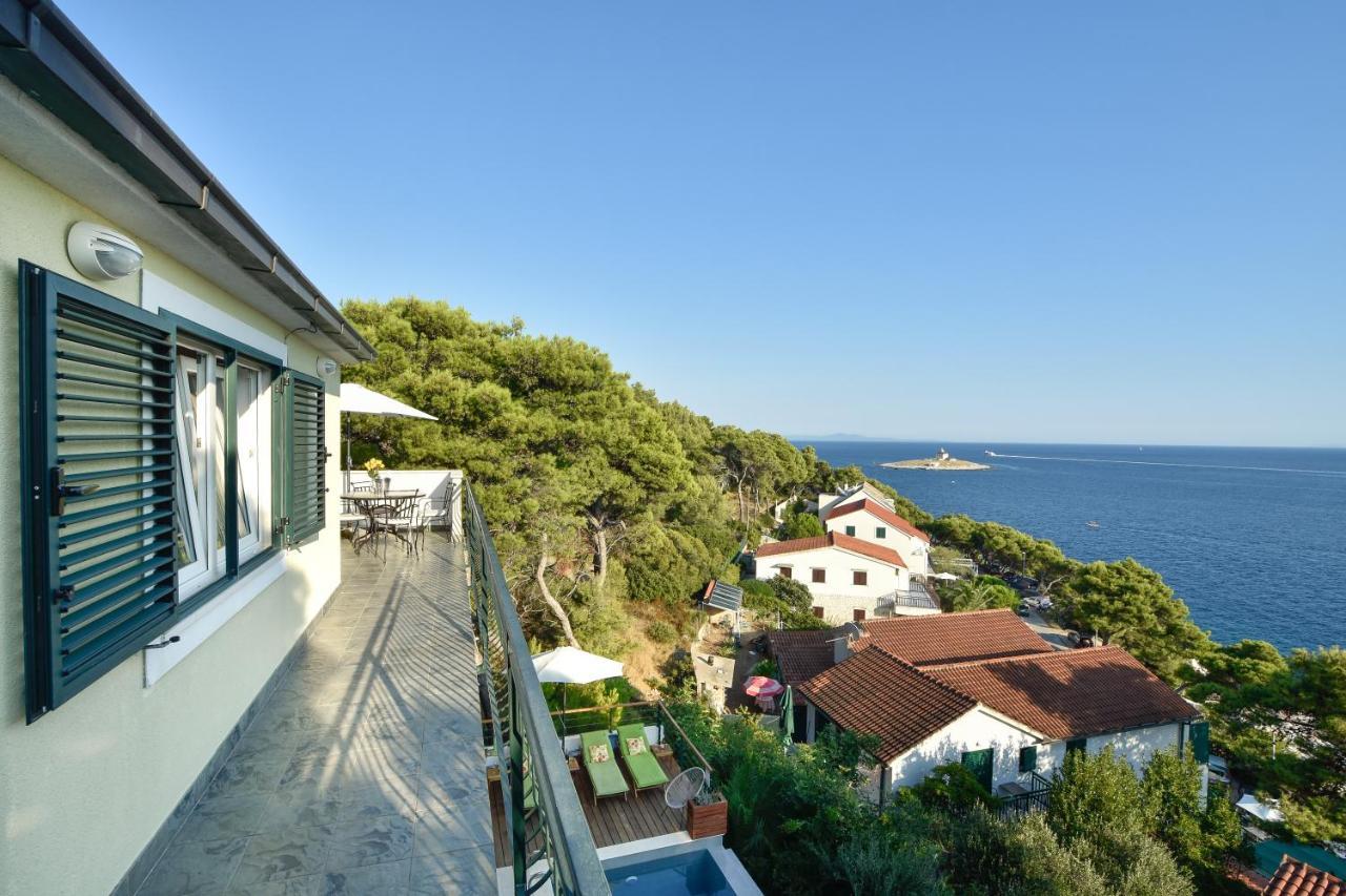 4 Bedrooms Hvar Located 100m From The Sea And 1,5 Km From Hvar Old Town Hvar Town