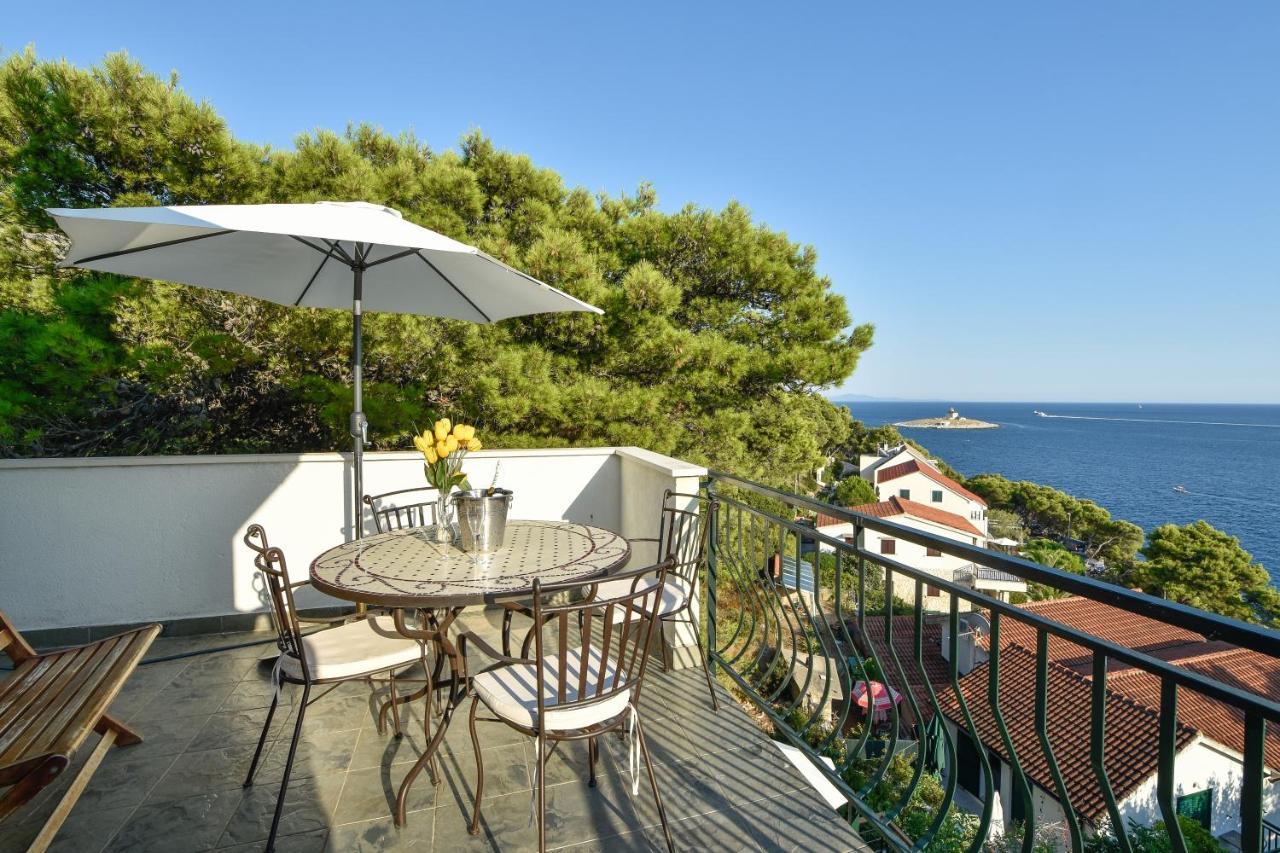 4 Bedrooms Hvar Located 100m From The Sea And 1,5 Km From Hvar Old Town *